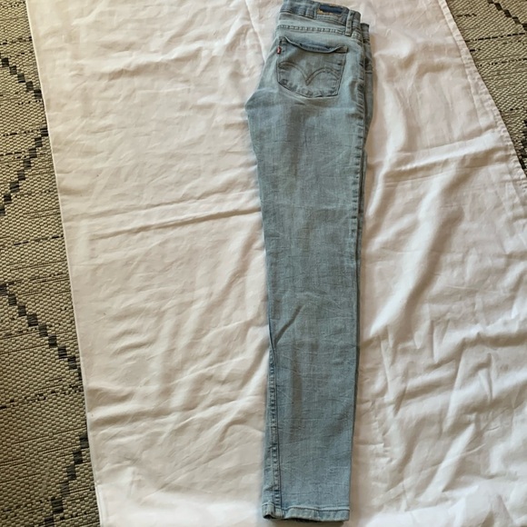 Gently Loved Skinny Levis Jeans - Picture 1 of 6